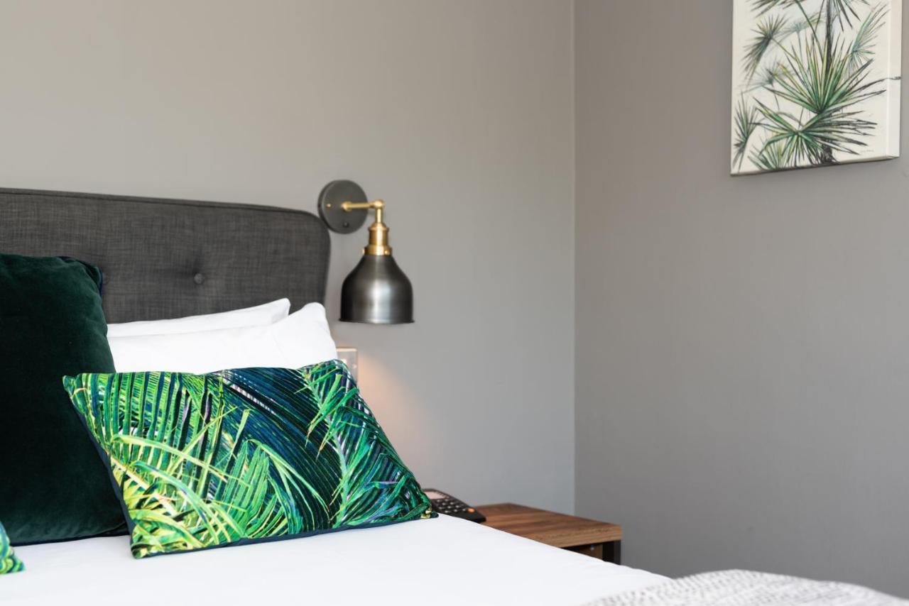 Jersey Arms Hotel Bicester Esterno foto