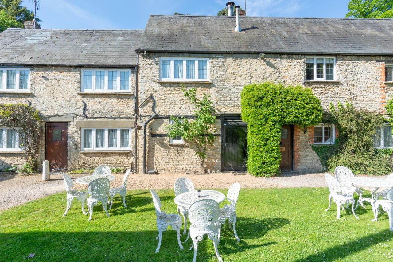 Jersey Arms Hotel Bicester Esterno foto