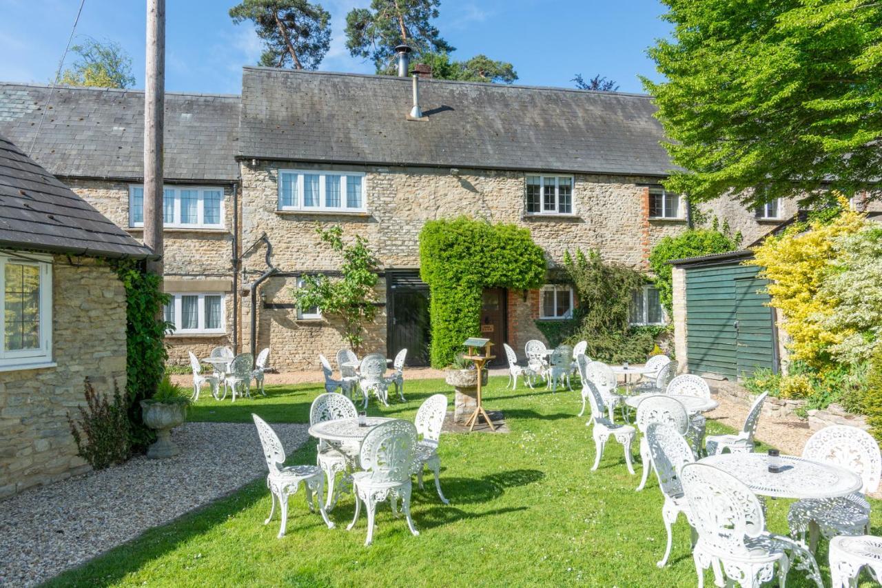 Jersey Arms Hotel Bicester Esterno foto