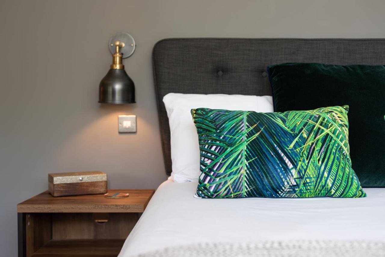 Jersey Arms Hotel Bicester Esterno foto