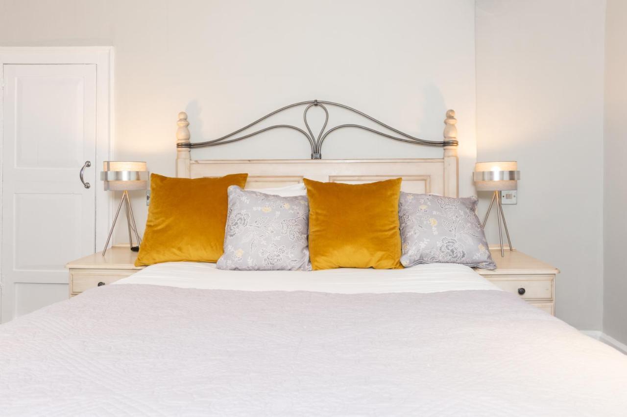 Jersey Arms Hotel Bicester Esterno foto
